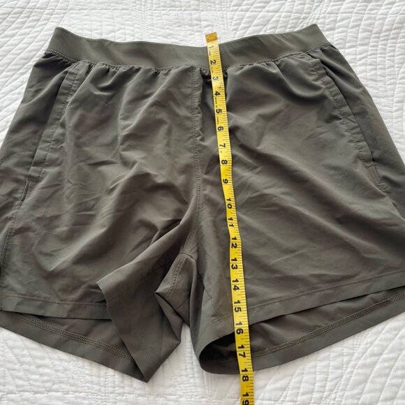 Under Armour Mens Green Gym Shorts Large Polyester Lightweight 6" Inseam Elastic - Picture 11 of 11